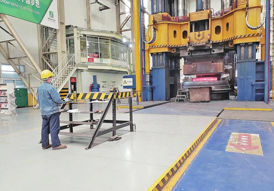 企业复工复产有序推进——听，车间机器转动的声音！