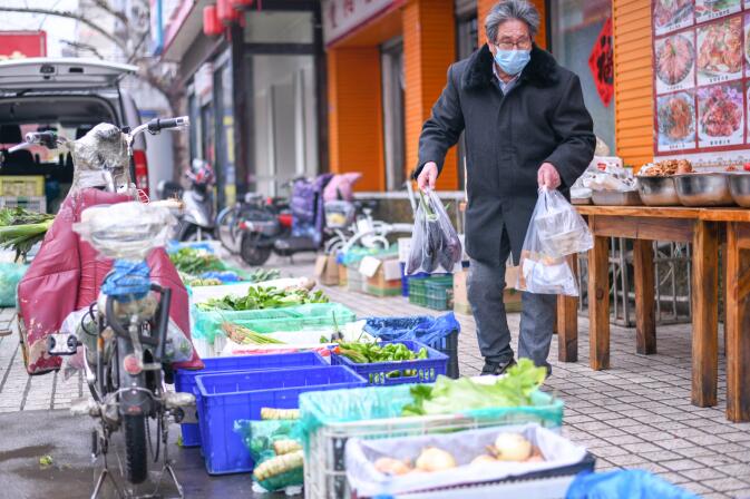 济南：酒店行业“半休眠” 改行卖菜自救