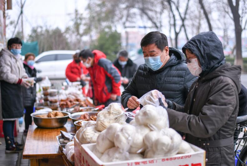 济南：酒店行业“半休眠” 改行卖菜自救