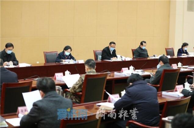 市委常委会召开会议 传达学习中央政治局会议精神 孙述涛主持殷鲁谦雷杰边祥慧出席