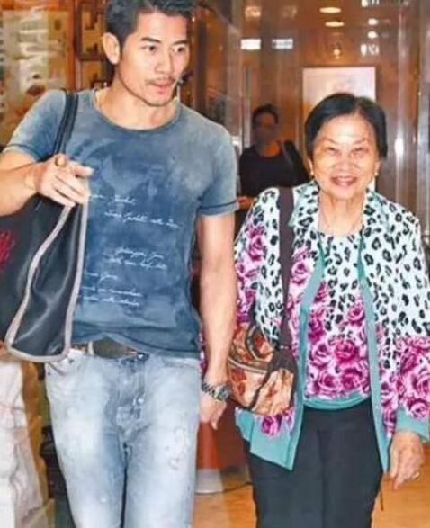 一路走好！郭富城母亲去世，因工作没能见母亲最后一面