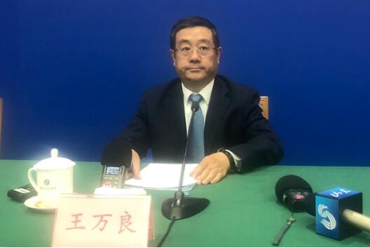 省政府新闻办举行新闻发布会,解读《关于大力推进“现代优势产业集群+人工智能”的指导意见》