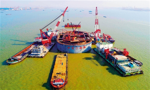 战“疫”顶梁柱 经济压舱石