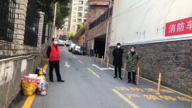 法院“门诊大夫”抗疫记