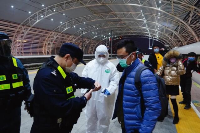 高铁紧急转运肺源！为全球首例新冠肺炎病人肺移植手术赢得时间