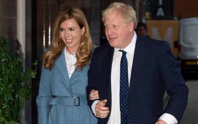 200年來第一人！英首相與女友訂婚 他女友是誰做什么的？