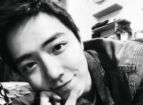 大跌眼镜!肖战ins头像全黑怎么回事?肖战早前照片曝光竟然长这样