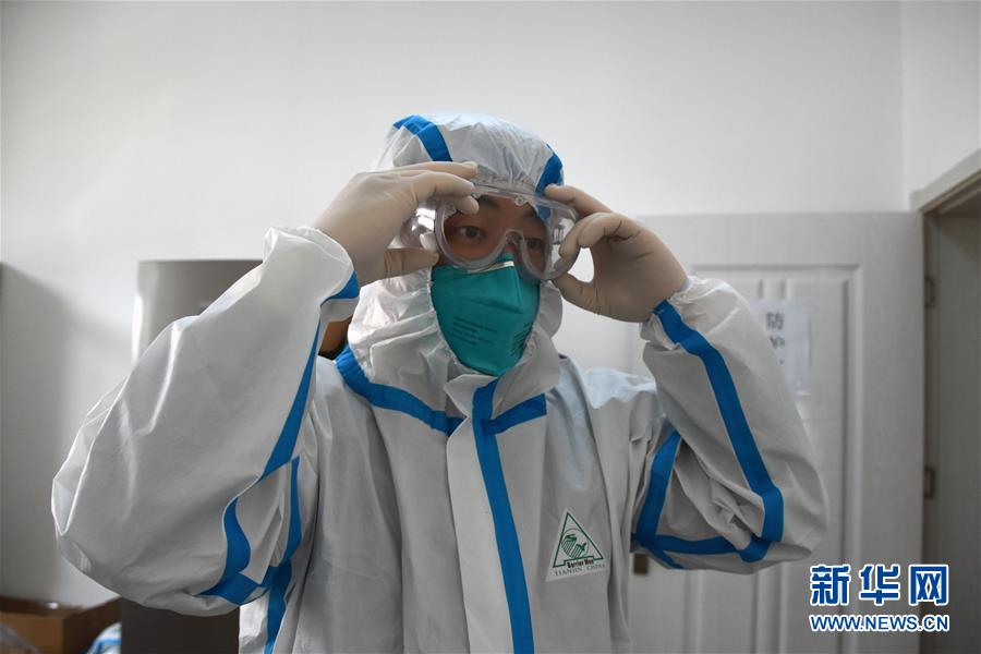 红区“摆渡人”