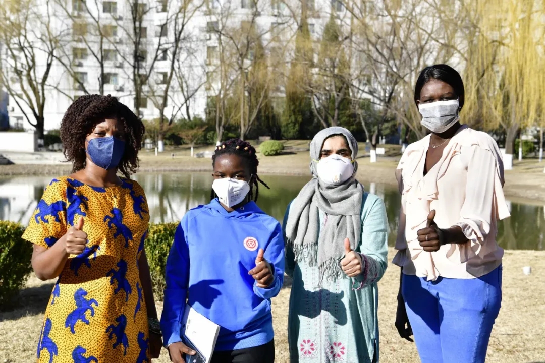 请查收！来自中华女子学院留学生小姐姐的“三八”国际妇女节暖心祝福