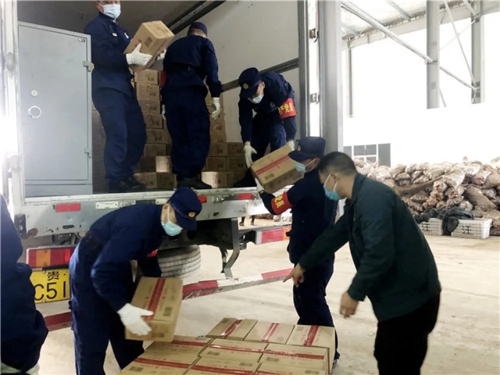 “疫”线闪耀“火焰蓝”——记奋战湖北抗疫一线的消防救援队伍