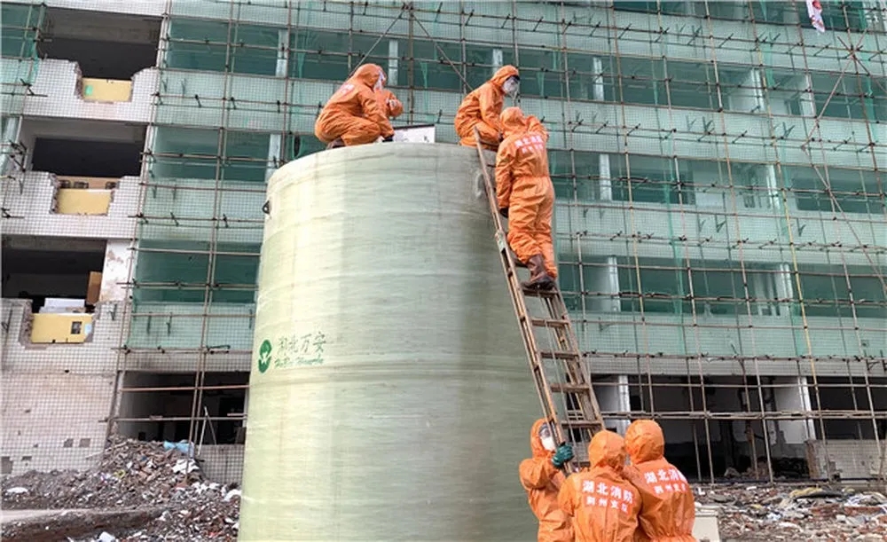 “疫”线闪耀“火焰蓝”——记奋战湖北抗疫一线的消防救援队伍