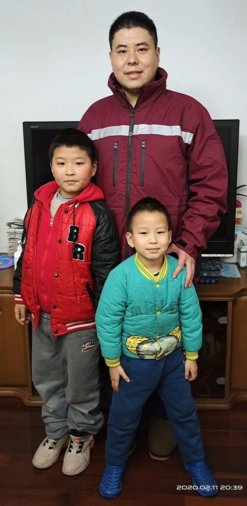 【你有多美】希望是我们回家的方向：两个儿子画了一个穿铠甲的“爸爸”