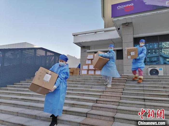 武汉战“疫”记：方舱女管家：110吨物资托举“生命之舟”