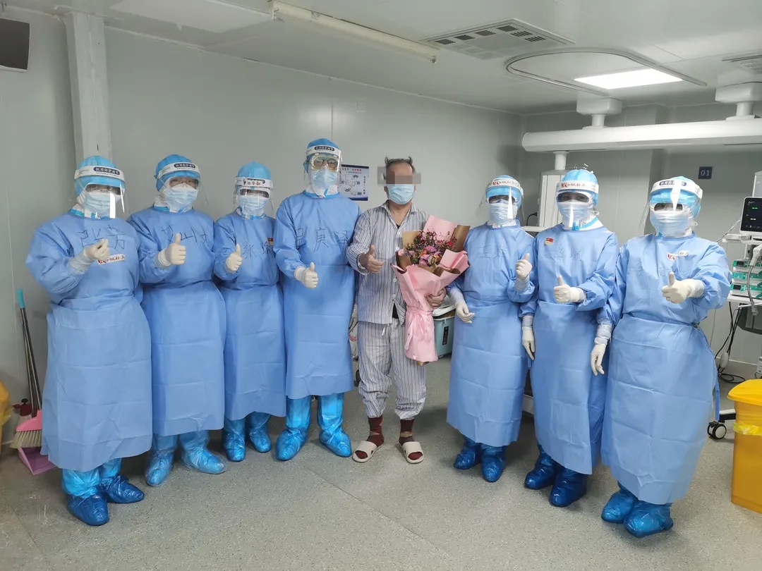 武汉战“疫”日记丨火线立功的主管护师：在这里，我们是踩着刀尖救人！