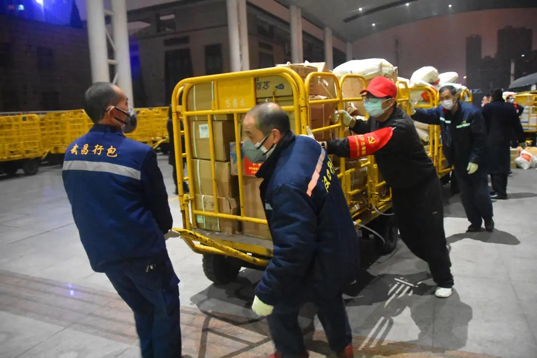 疫情之下的武昌站，有多忙？