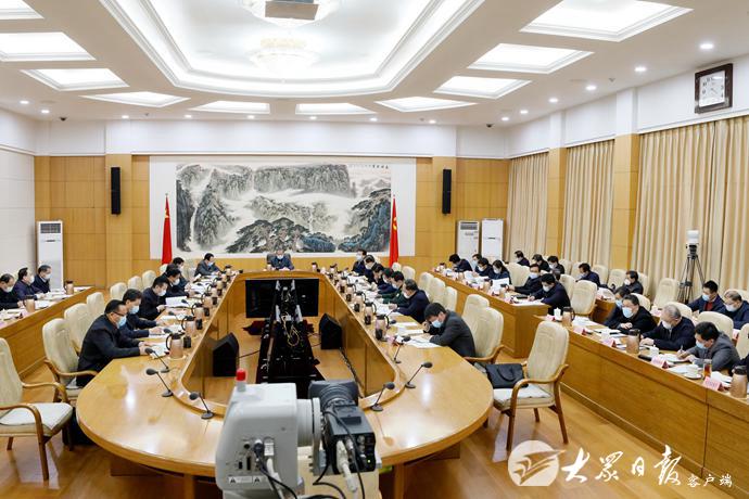 省委常委会召开会议 认真学习习近平总书记在决战决胜脱贫攻坚座谈会上的重要讲话