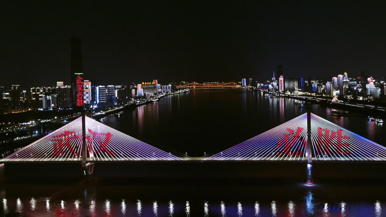 谢谢你，英雄的武汉人民