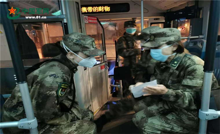 战“疫”“金牌搭档”：一起流泪，一起欢笑！