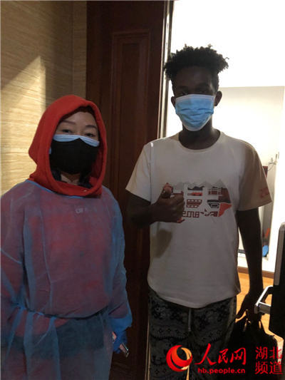 90后志愿者胡斯桓：和父母一起并肩战“疫”48天