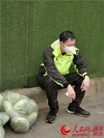 90后志愿者胡斯桓：和父母一起并肩战“疫”48天