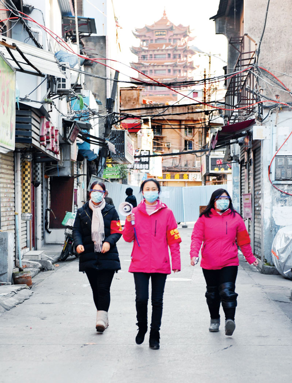 让党旗在疫情防控斗争第一线高高飘扬