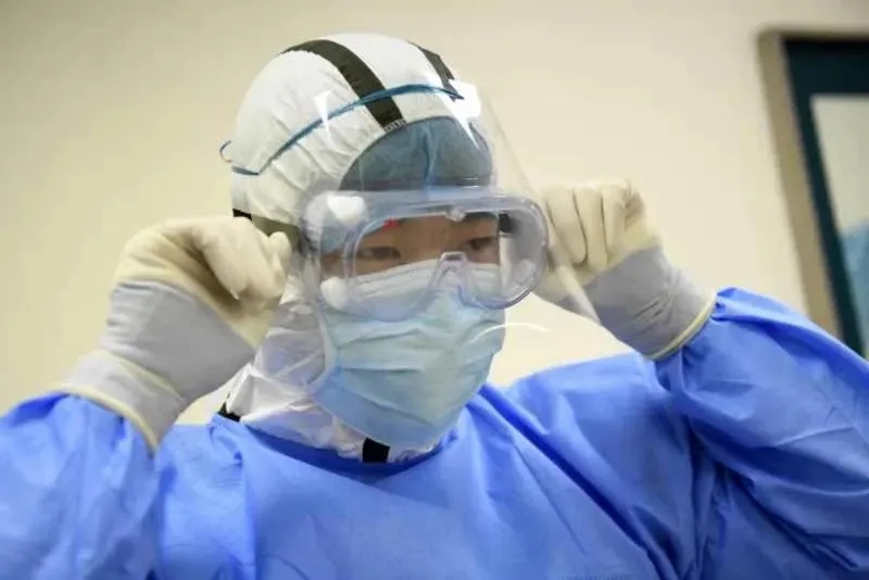 用微笑迎接未来丨白衣战士抗疫日记