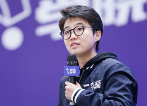 被网友“手撕”！邱晨关闭社交账号是怎么回事？邱晨是谁？她说了什么？