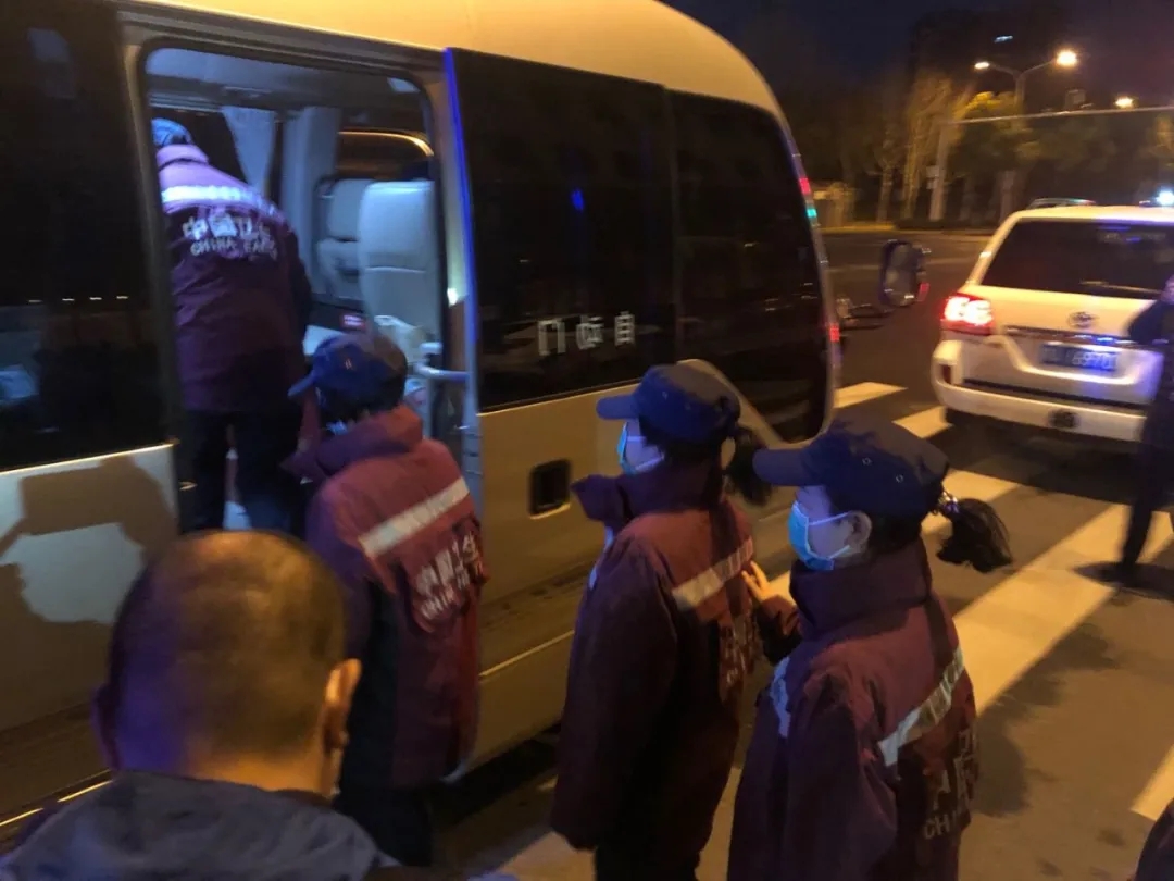 谢谢你们！平安回家！