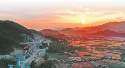 加快在建和新开工项目建设进度（统筹抓好改革发展稳定各项工作）