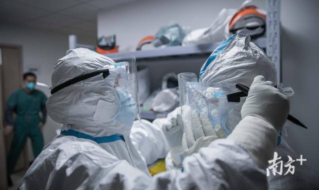蹲点新冠肺炎重症病房，南方日报推出微纪录片《呼吸》