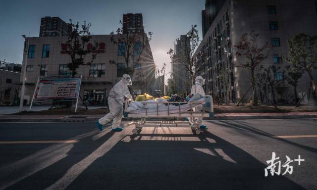 蹲点新冠肺炎重症病房，南方日报推出微纪录片《呼吸》