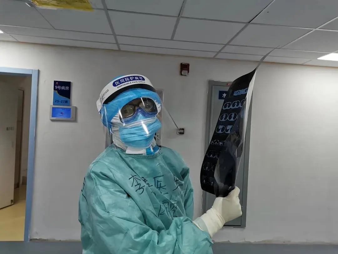 特殊时期，这些纸片记录着他们的感谢……