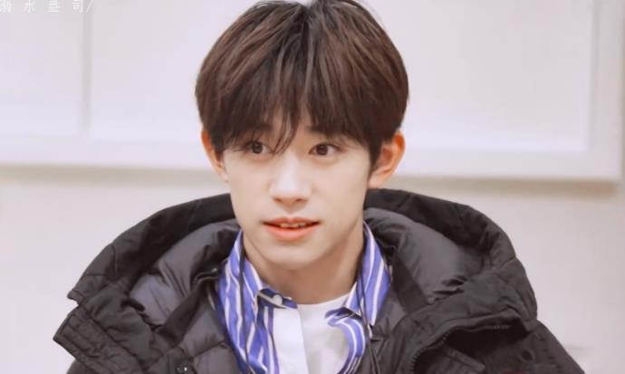 《朋友请听好》易烊千玺输给了铅笔裤什么梗 详细始末曝光太好玩了