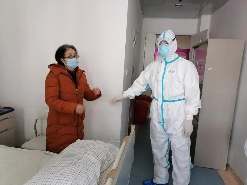 战疫院长访谈录｜成都大学附属医院副院长杨进：我们用专业竭尽所能