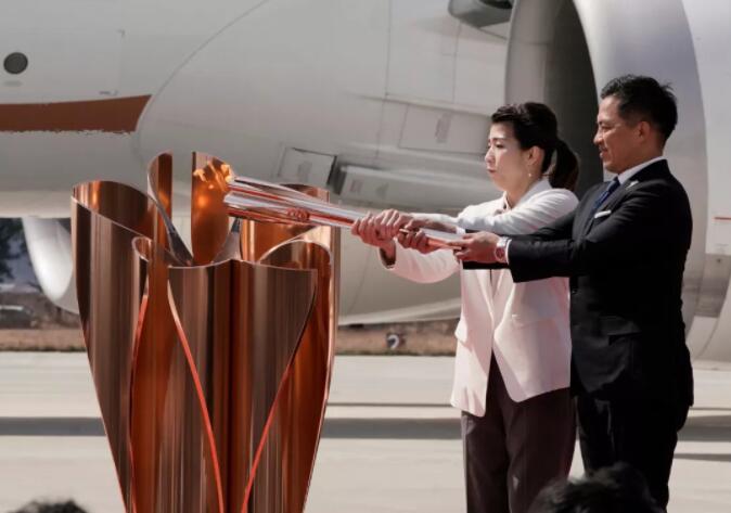 刚刚，奥运圣火抵达日本！