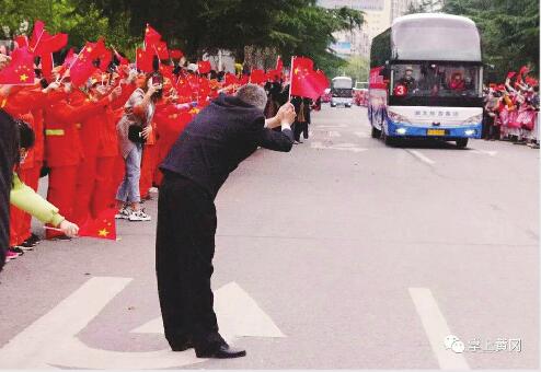 黄冈试卷，“学霸”山东答满分 ！十里相送，望君安好无相忘