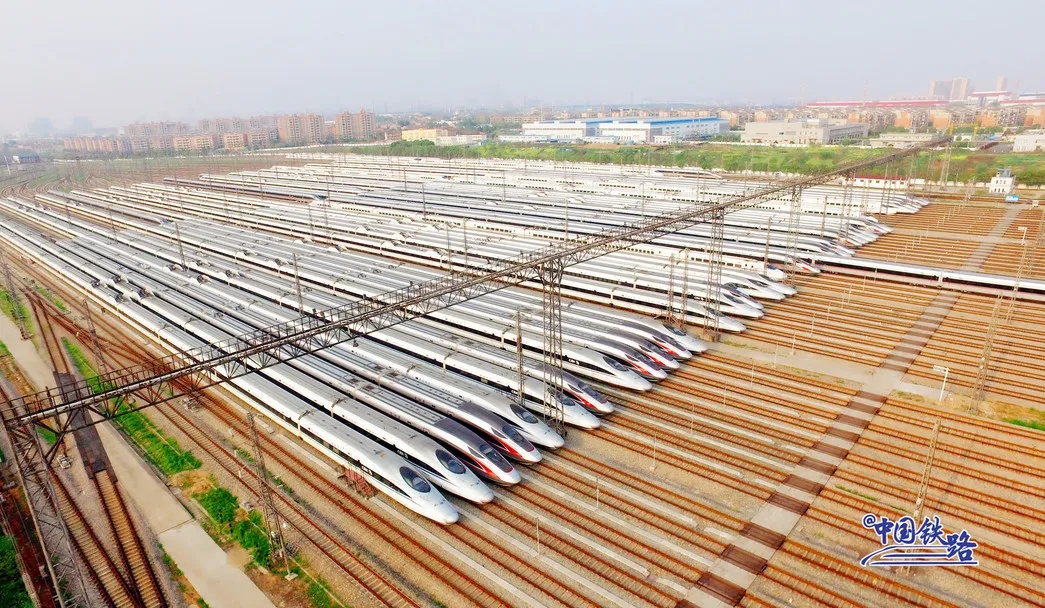 航拍武汉！数百列动车组等待再次出发