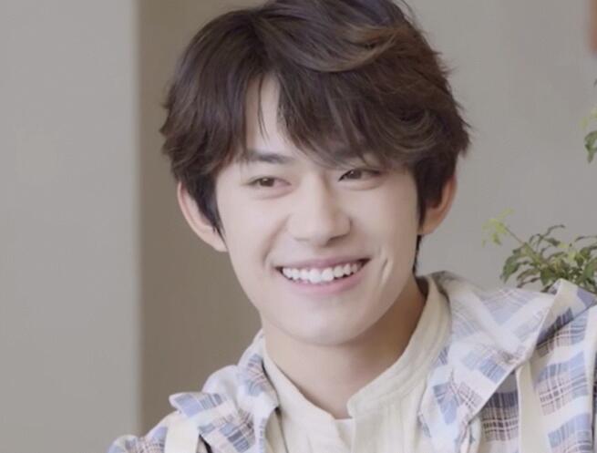 小表情太可爱了！《朋友请听好》中易烊千玺胖了十斤 自己被惊到