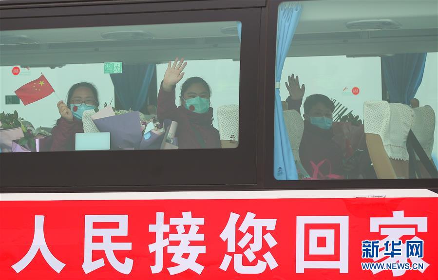 习近平总书记关切事｜给你最温暖的拥抱——保护关心爱护抗疫一线医务人员在行动