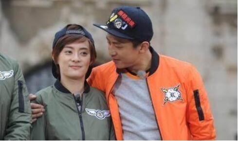 要起飞了！邓超孙俪邀医护粉丝撕名牌是什么情况？详情始末介绍