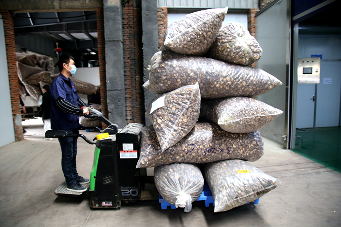 小龙虾、莲藕、脐橙…… “鄂货”等你来盘它！