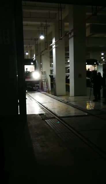 重启！武汉6条地铁线恢复运营