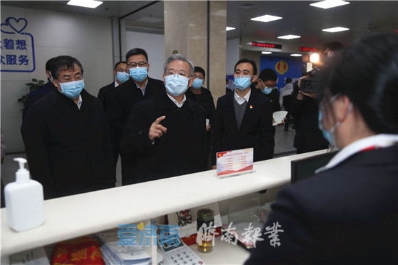 刘家义在济南调研服务业复工复产情况