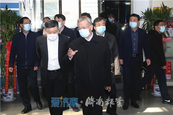 刘家义在济南调研服务业复工复产情况