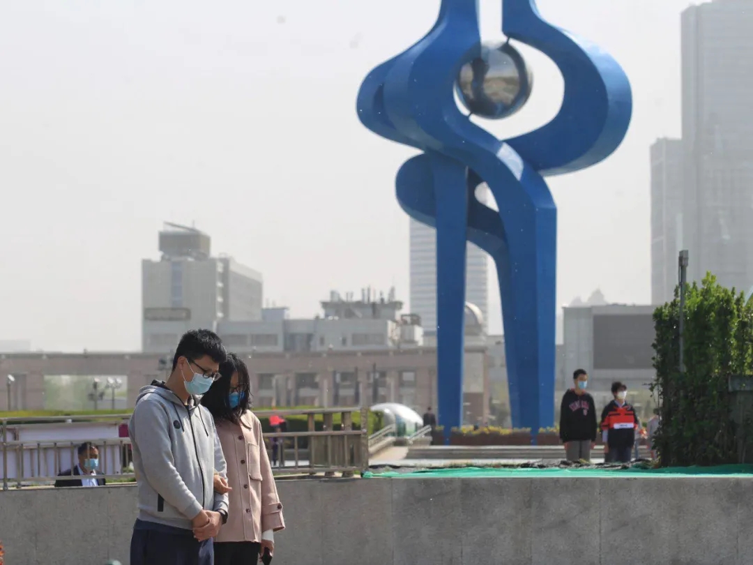 这是10点的山东,这三分钟,让我们再一次想念你们