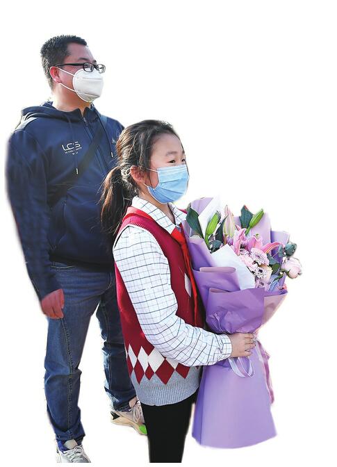 【致敬新时代最可爱的人】齐鲁医院援湖北医疗队返回济南 他们完美演绎了爱情最美的模样