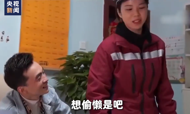 笑抽!赵英明老公买扫地机器人干家务 云监工:说好的包一年家务呢?