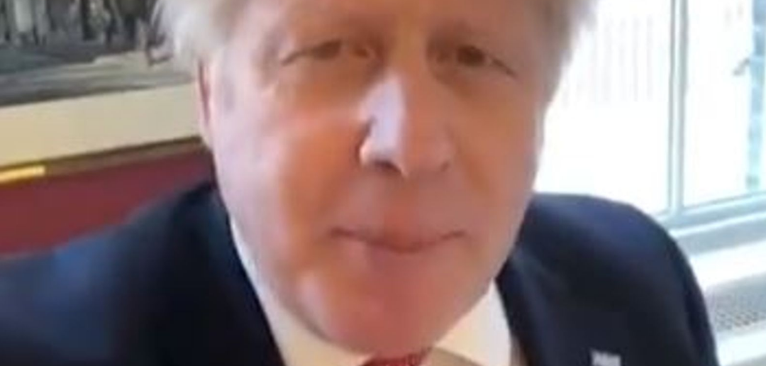 英国首相府：英国首相约翰逊已能下床行走