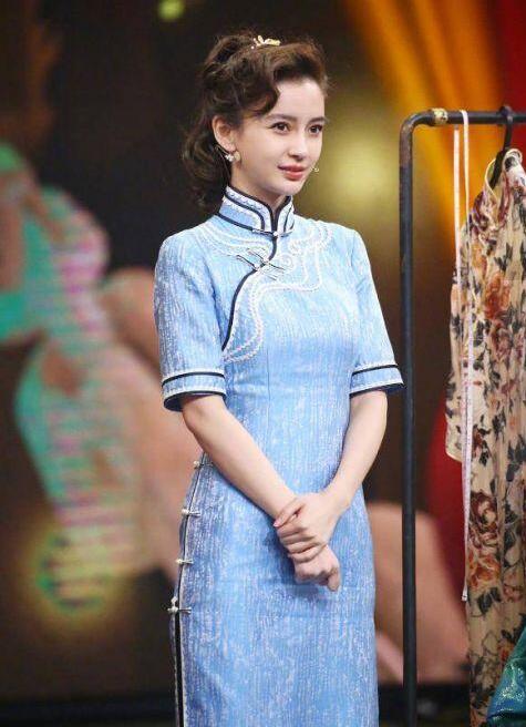 王牌对王牌关晓彤旗袍造型上热搜 关晓彤和Angelababy你Pick谁?