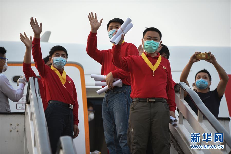 委内瑞拉为中国医疗专家组全体成员授勋